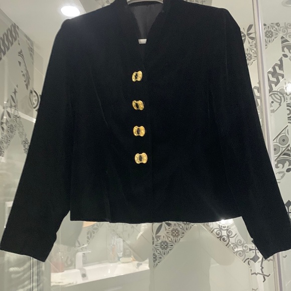 Vintage Jackets & Blazers - Made in 🇨🇦VTG 90’ stunning black velvet jacket